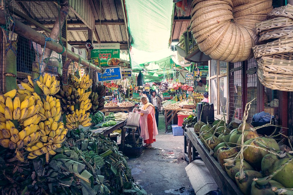 Myoama Market